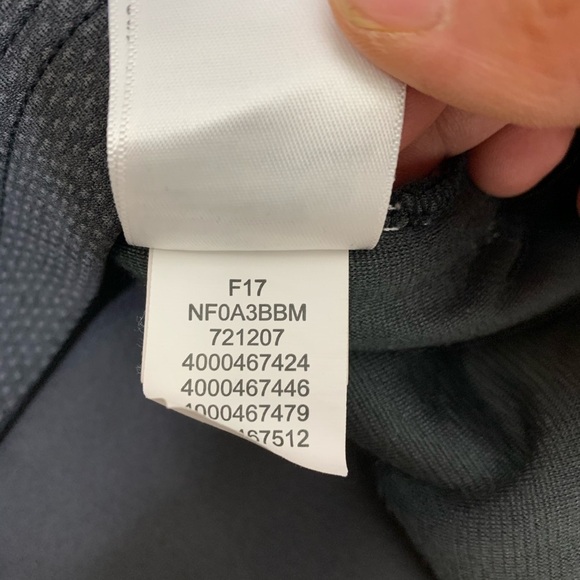 The North Face DuoWarmth Pullover 1/4 Zip Pullover - Picture 7 of 11